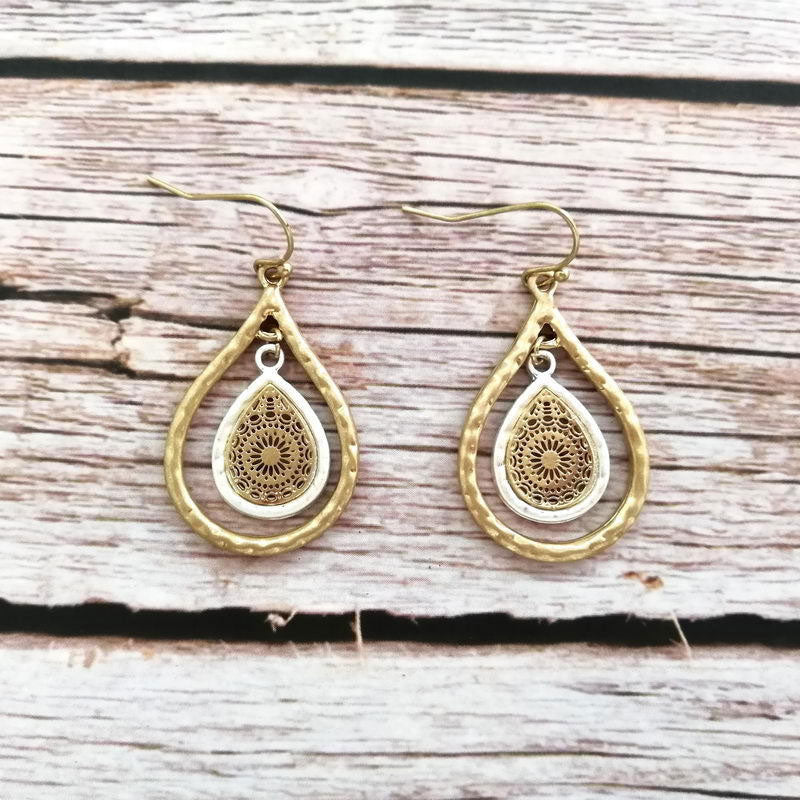 Color Block Drop-shaped Sophisticated Metal Earrings