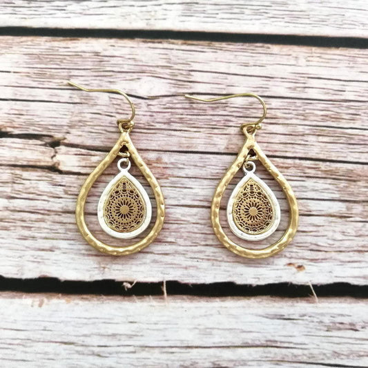 Color Block Drop-shaped Sophisticated Metal Earrings