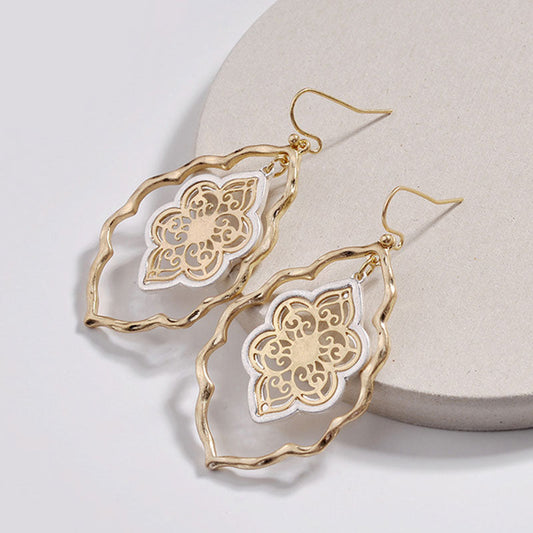 Cutout Flower Design Glamorous Drop-shaped Earrings