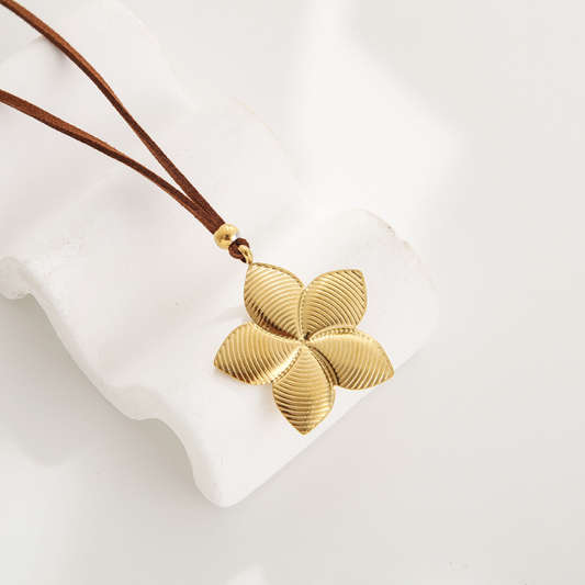 Metal Floral-shaped Pendant Modern Necklace