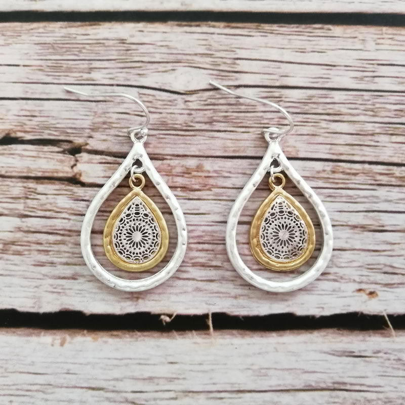 Color Block Drop-shaped Sophisticated Metal Earrings