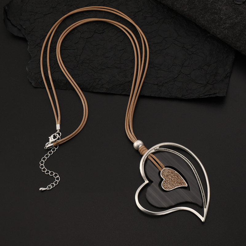 Hit Color Multi-layer Heart-shaped Pendant Modern Necklace