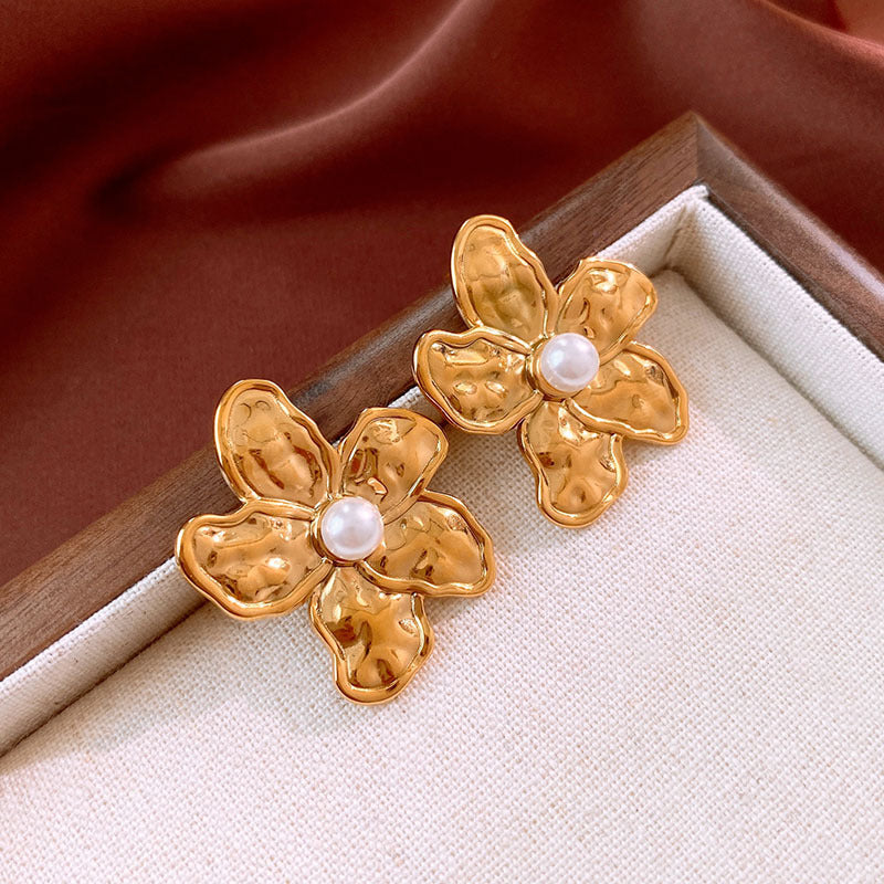 Faux Pearl Decor Luxe Flower-shaped Metal Earrings