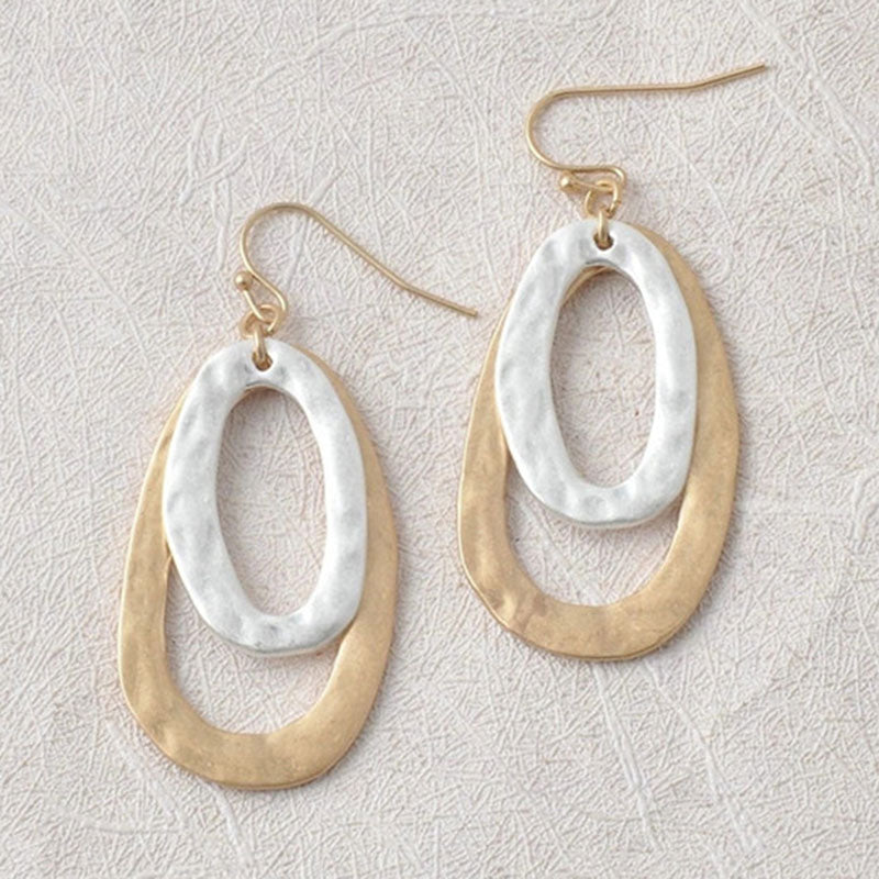 On-trend Hit Color Oval Earrings